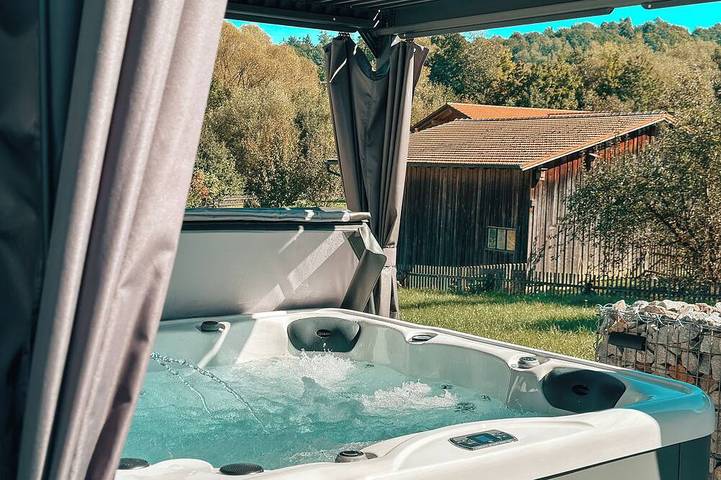 Ferienwohnung für 8 Personen, mit Whirlpool und Sauna sowie Garten - 1