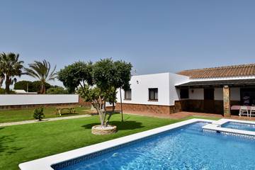 Chalet para 8 Personas en Chiclana de la Frontera, Costa de la Luz, Foto 1