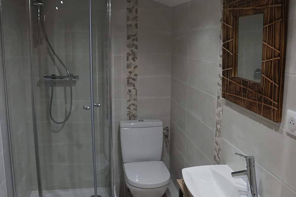 Proche hôpitaux Bx, Pessac, Talence. Centre ville Bordeaux très accessible.Wifi. in Talence, Région de Bordeaux