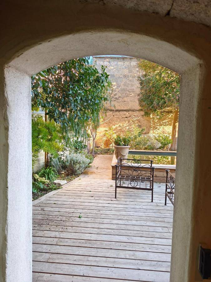 Chambre d’hôte pour 2 personnes, avec piscine ainsi que jardin et terrasse à Aigues-Mortes