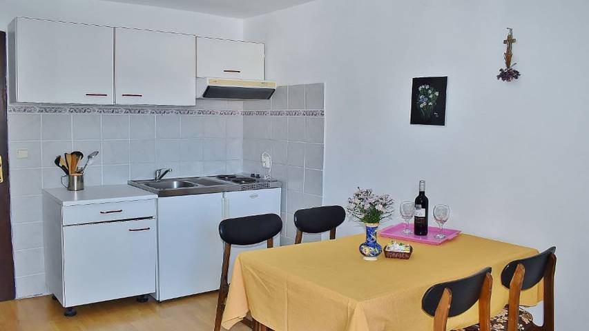 Ferienwohnung für 4 Personen, mit Balkon in Lopar