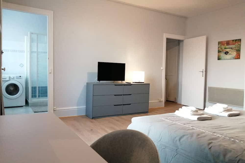 Entire apartment, 2 Pièces 62 m2, Superbe Vue, Spacieux, Lumineux, Chargé D'histoire in Vittel, Neufchâteau (France)
