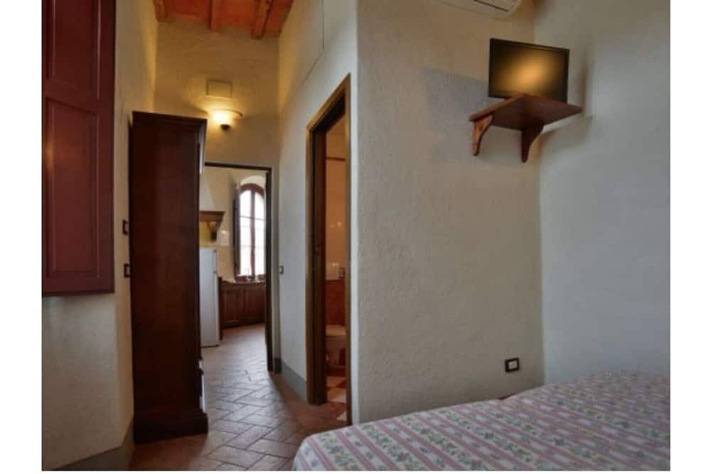 Appartamento intero, Three bedrooms apt. F in a Old Pasta factory with shared pool in Greve In Chianti, Chianti