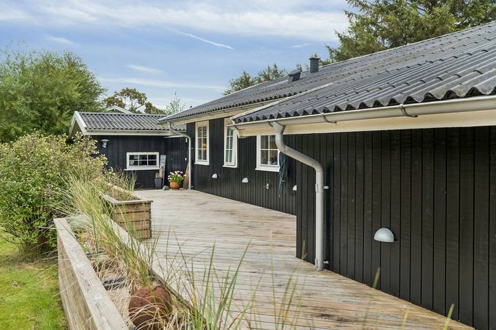 Ferienhaus für 4 Personen, mit Terrasse und Garten in Tversted - 2