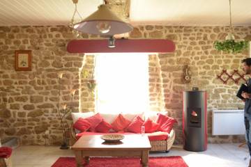 Gîte pour 7 personnes, avec jardin et terrasse à Saint-Laurent-de-Terregatte