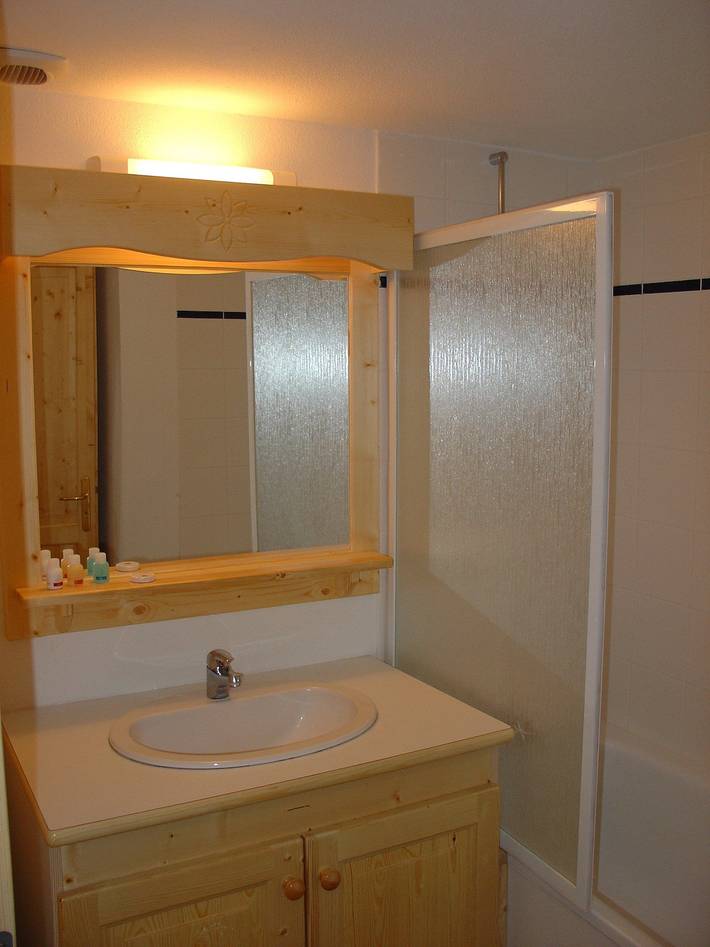 Gîte pour 9 personnes, avec balcon ainsi que piscine et sauna à Saint-Sorlin-d'Arves - 4