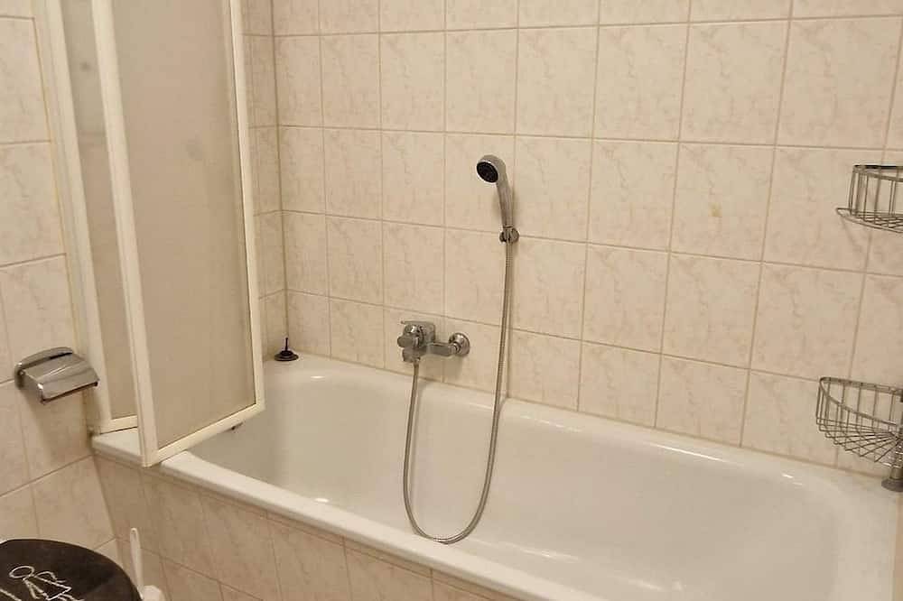 Ganze Wohnung, Ferienwohnung zum Schloss - Ferienwohnung, Badewanne, Wc, 1 Schlafraum in Plauen, Chemnitz und Umgebung