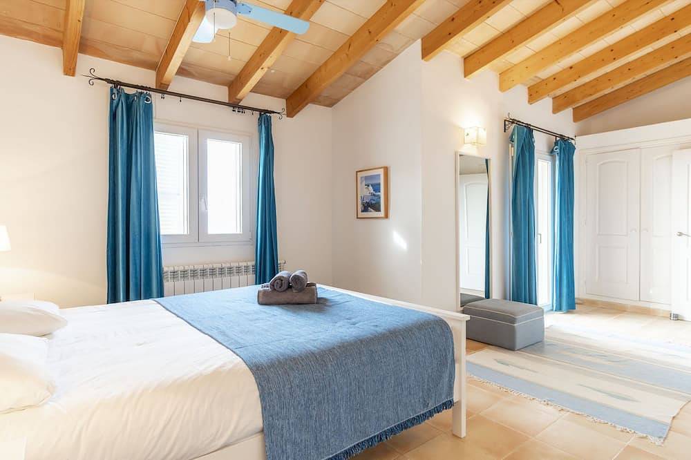 Embat - Seafront house with garden, pool and bbq. in Colònia de Sant Pere, Artà
