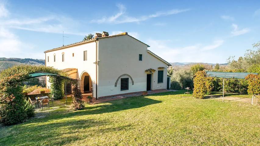 Agriturismo per 6 persone, con giardino e piscina, con animali domestici a San Casciano in Val di Pesa