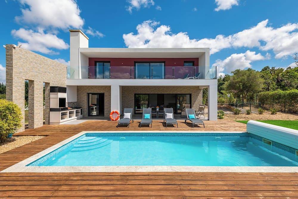 Casa do Pomar com Piscina Privada, perto da Prainha no Alvor! in Alvor, Faro District