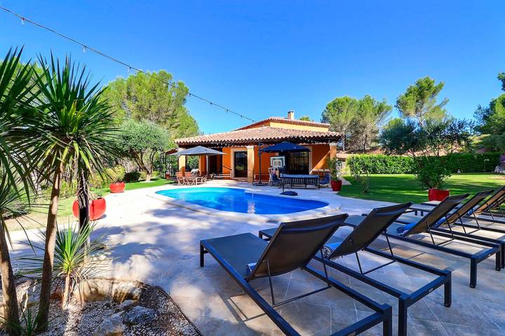Maison de vacances pour 8 personnes, avec piscine et jardin, adapté aux familles à Ventabren