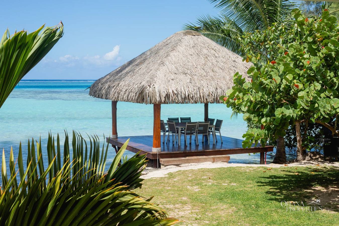 Villa Tehani in Tiahura in Haapiti, Mo'orea