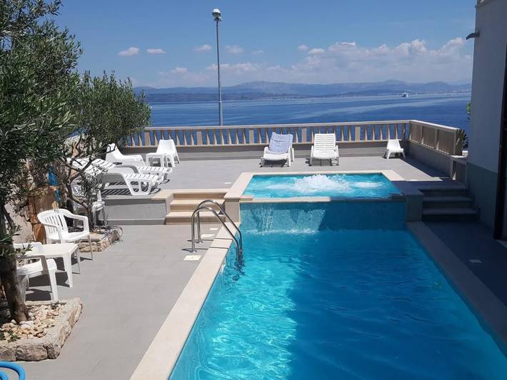 Ganze Wohnung, Mit beheiztem Außenpool in Šolta (Split-Dalmatien), Rogac