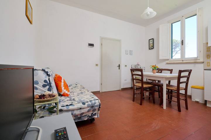 Entire apartment, Apartment 'Mare Etrusco 5' with Shared Garden and Wi-Fi in Piombino, Etruscan Coast
