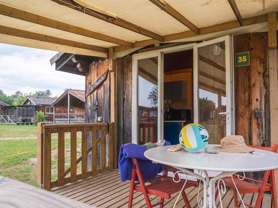 Camping Le Léman Plage - Chalet 2 personnes - Chalet cosy 2 places in Excenevex, Région de Thonon-les-Bains