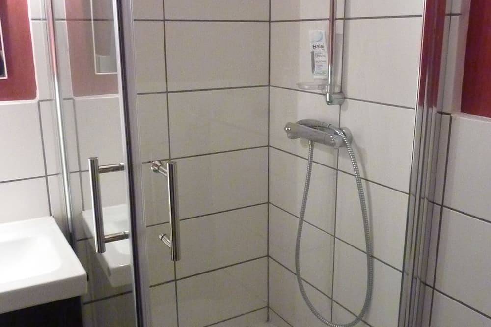 Ganze Wohnung, Zentrum Volksdorf,nur 350 zur Bahn, sehr gute Lage, ruhig in Volksdorf, Hamburg