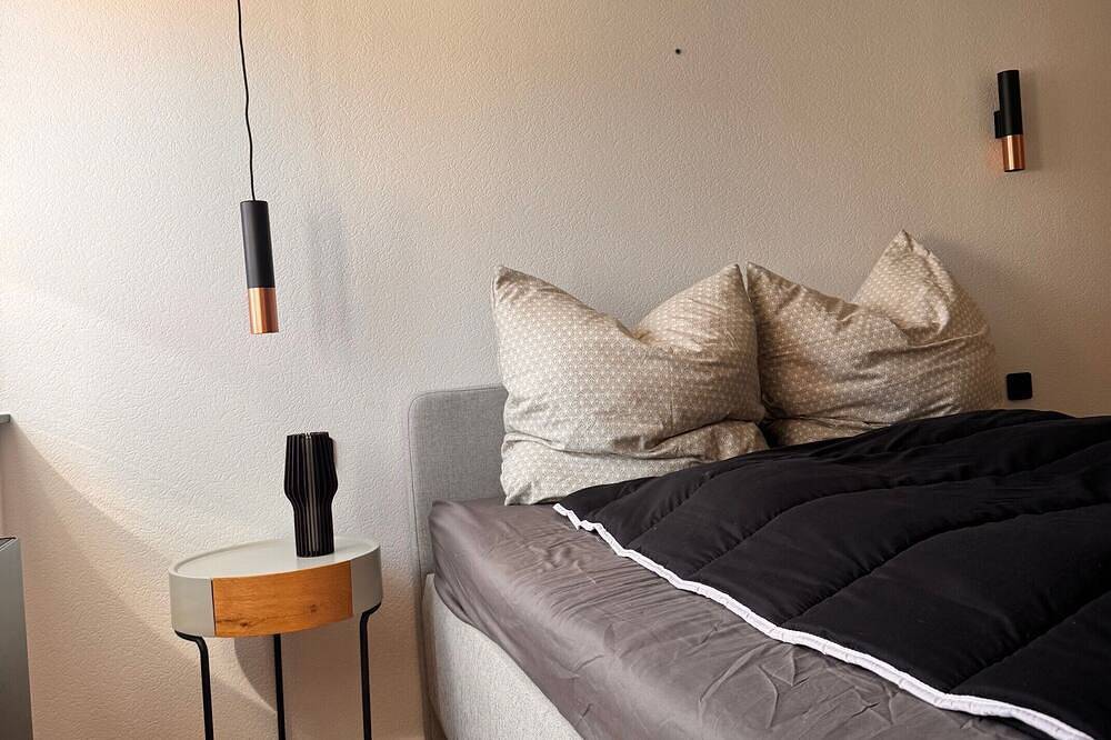 Ganze Wohnung, Apartment 'Design Dachgeschoss' mit Gemeinschaftsgarten und Wlan in Eilenburg, Sächsisches Burgen- und Heideland