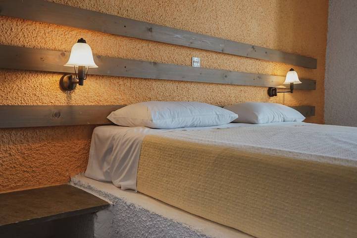 Hôtel pour 2 personnes, avec piscine dans Égine - 4