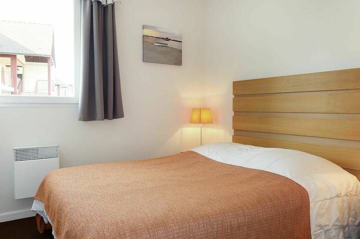 Gîte pour 4 personnes, avec terrasse ainsi que balcon/terrasse et piscine, animaux acceptés dans Golf Club des Sables d'Or - 2