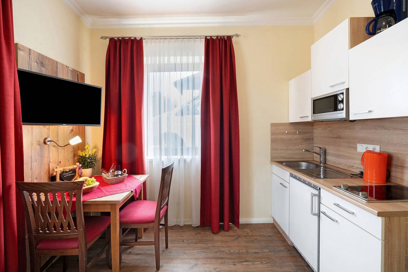 Ganze Wohnung, Ferienwohnung 'Komfort Römersberger - 1' mit Wi-Fi in Vogtareuth, Landkreis Rosenheim