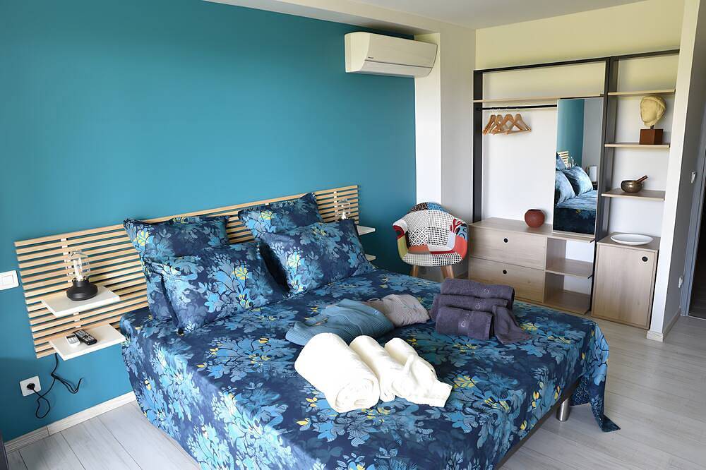 Entre mer et pinède (piscine, spa-jacuzzi, sauna) - chambre azur in Bandol, Côte méditerranéenne (France)