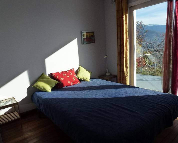 Gîte pour 2 personnes, avec jardin et vue à Corenc