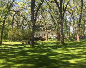 Vacation House for 6 Guests in Clear Lake, Iowa, Picture 2