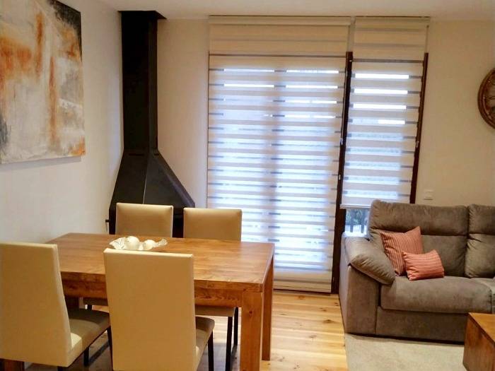 Appartement de vacances entier, Rez-de-chaussée 2 ch. Jardin Privé 90m2, Cheminée et Wifi inclus in Err, Région de Prades