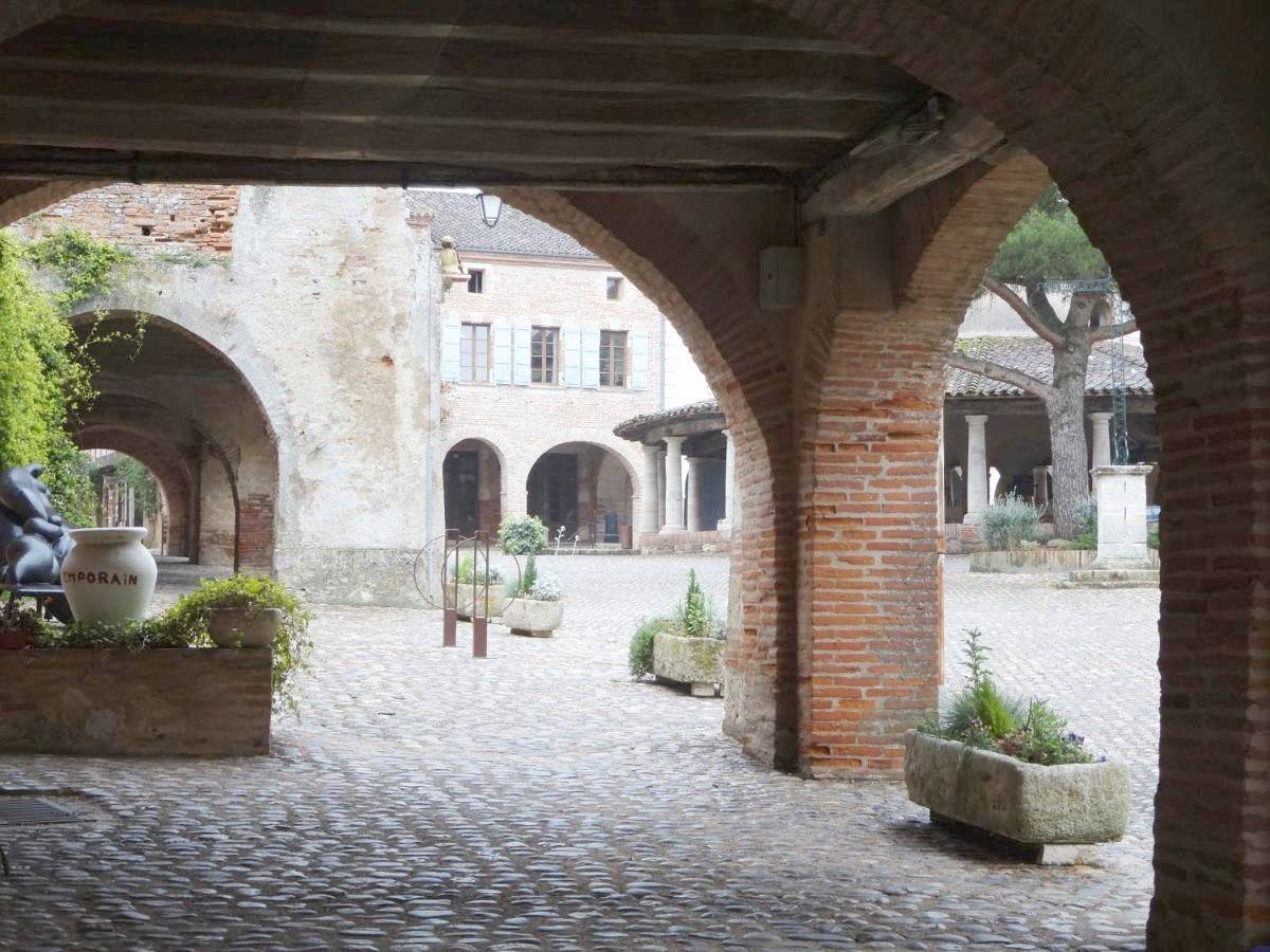 Appartement entier, Studio au Centre d'Art Arkad in Auvillar, Tarn-et-Garonne