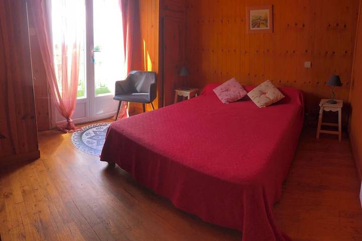 Location de vacances pour 7 personnes, avec Terrasse et Jardin à Saint-Mamet-la-Salvetat - 3