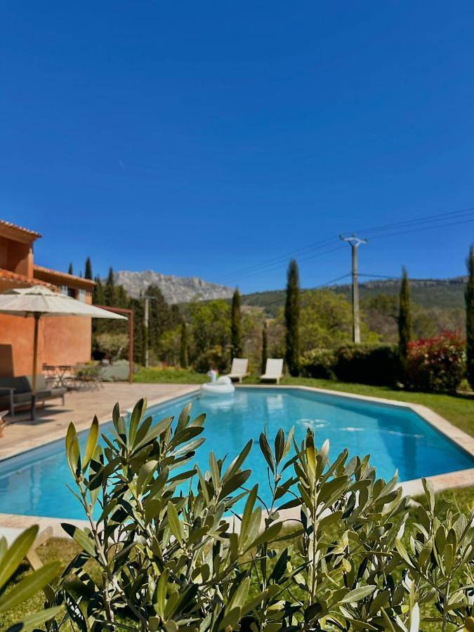 Location de vacances pour 6 personnes, avec piscine ainsi que vue et jardin à Le Tholonet - 2
