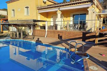 Gîte pour 6 personnes à Seillons-Source-d'Argens