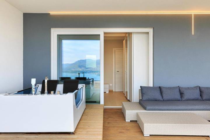 Ferienwohnung für 6 Personen, mit Balkon und Whirlpool sowie Sauna in Comune di Stresa