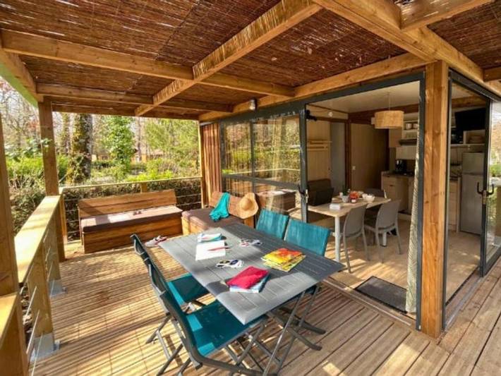 Camping Relais du Léman Pausado - Chalet 4 personnes - Chalet Cosy Mezzanine 2 Pièces 3/4 Personnes + TV in Messery, Région de Thonon-les-Bains