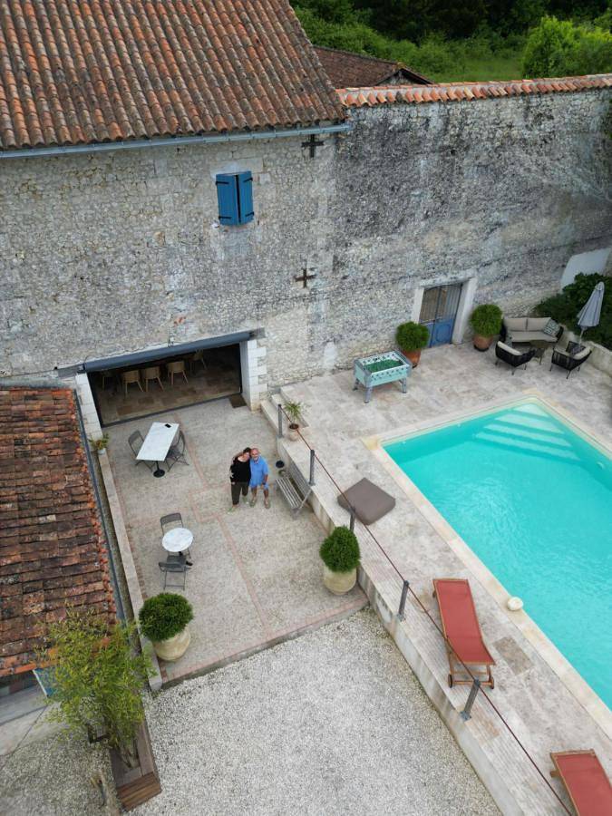 Gîte pour 2 personnes, avec Terrasse et Jacuzzi ainsi que Jardin et Piscine à Saint-Romain - 2