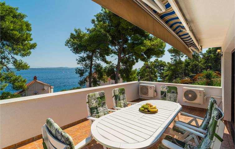 Apartment am Meer in Stomorska mit Terrasse und moderner Ausstattung in Stomorska, Solta