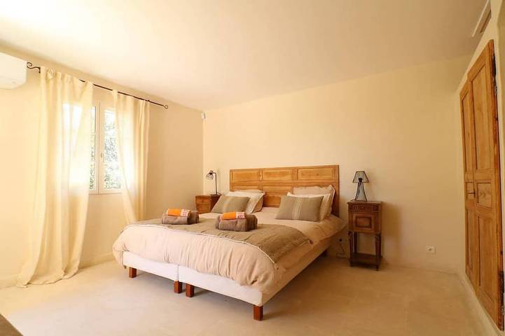 Villa pour 8 personnes, avec jardin et terrasse à L'Isle-sur-la-Sorgue - 2