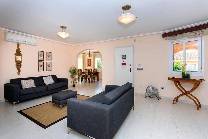 Casa rural para 6 personas, con Balcón y Terraza además de Jardín y Piscina en Benijófar - 3