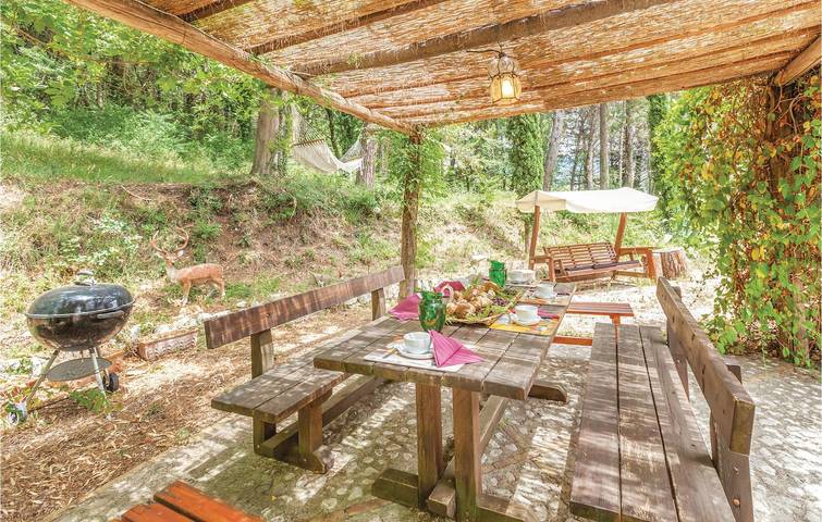 Affascinante appartamento sul fiume: Piscina, terrazza, parcheggio in San Lorenzello, Matese