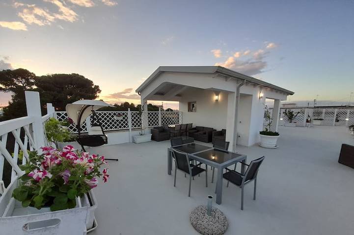 Vacation rental for 6 people, with Balcony and Hot tub as well as Yard in Lecce
