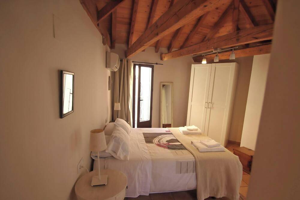 Entire apartment, Céntrico impresionante ático con vistas del cathedral in Toledo, Toledo Province