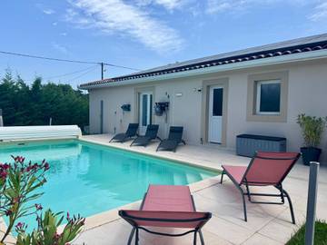 Cottage pour 12 personnes, avec vue ainsi que jardin et piscine à Landorthe