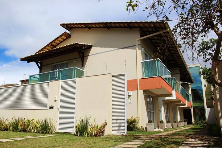 Casas e apartamentos de temporada para 5 pessoas, com piscina e jardim, com animais de estimação em Manguinhos