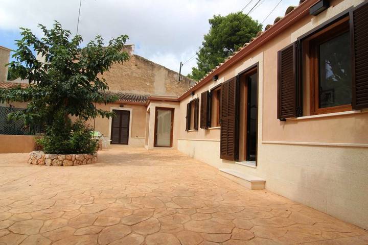Ferienhaus für 5 Personen, mit Terrasse und Garten in Establiments