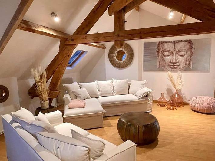 Location de vacances pour 8 personnes, avec Balcon et Jacuzzi ainsi que Terrasse et Vue dans Sery