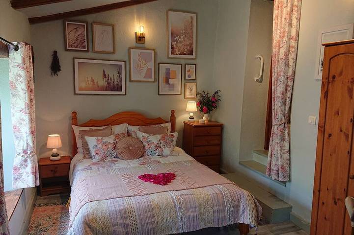 Gîte pour 2 personnes, avec piscine et jardin, animaux acceptés à Saint-Romain - 4