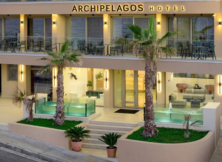 Appart’hôtel pour 3 personnes, avec Balcon et Terrasse ainsi que Jardin et Piscine à Réthymnon