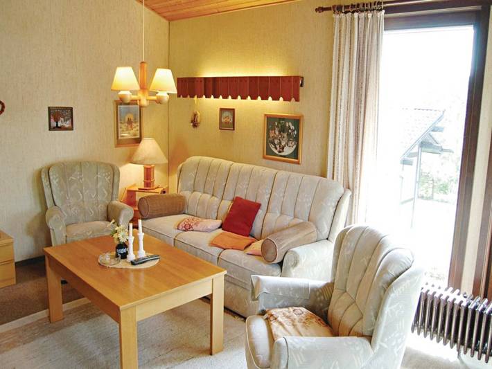 Ferienhaus für 5 Personen, mit Terrasse und Garten sowie Sauna und Seeblick in Meschede