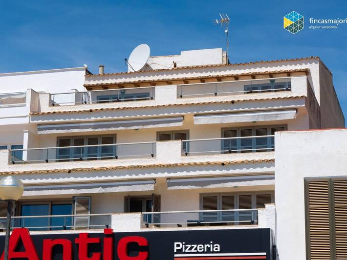 Ferienwohnung für 6 Personen, mit Terrasse in S'Illot