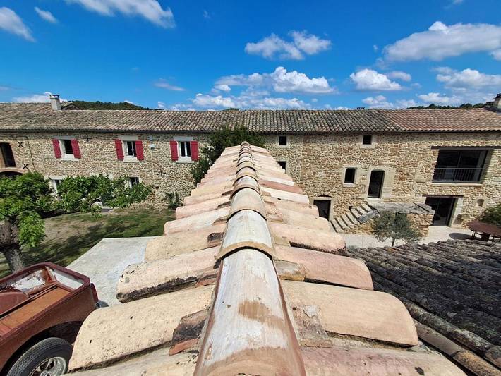 Gîte pour 3 personnes, avec terrasse et vue ainsi que piscine et jardin à Suze-la-Rousse - 2